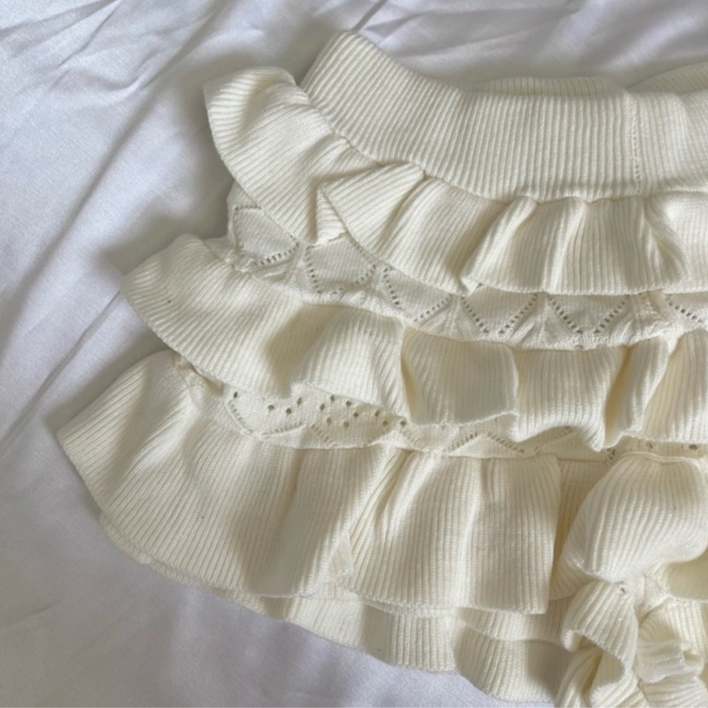 Cream Ruffle Shorts - Picture 3 of 4